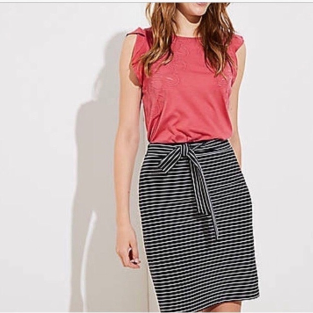 Loft Knee Length Pencil Skirt Black White Striped Bow Tie Waist Stretch Size XS